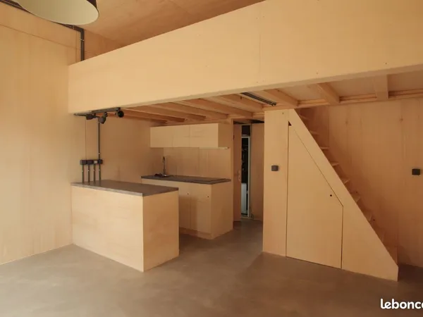 Studio avec chambre séparée (27m² + 11m²) - Très bon état - Petite copro calme