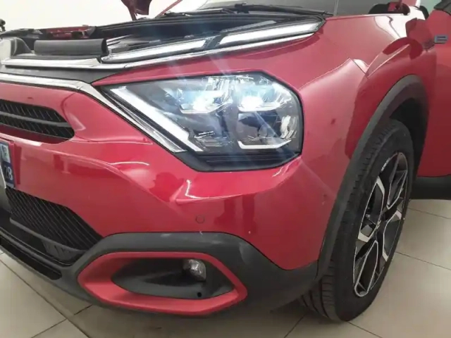 Citroën C4 e- x 136 ch automatique — photo 19