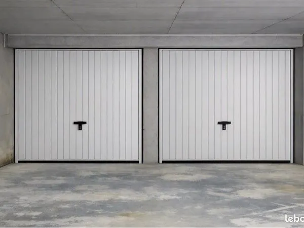 Location garage (box) à Rousset