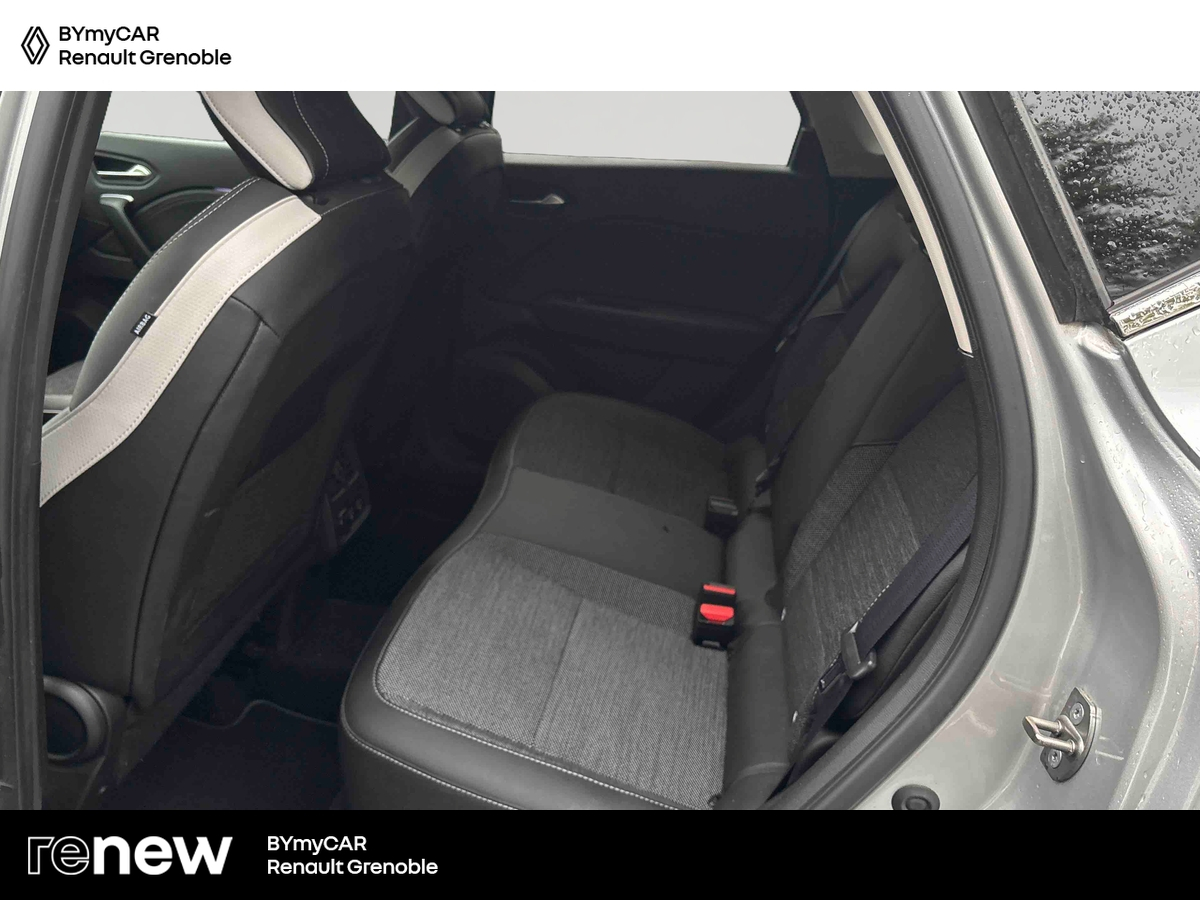 Renault Captur mild hybrid 140 — photo 12