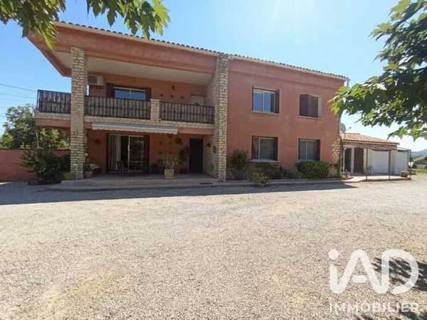 Maison 10 pièces 230 m²