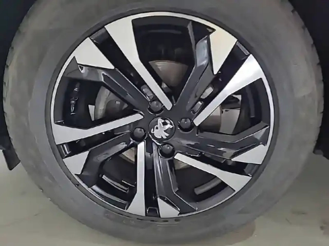 Peugeot 2008 puretech 130 s&amp;s eat8 — photo 22
