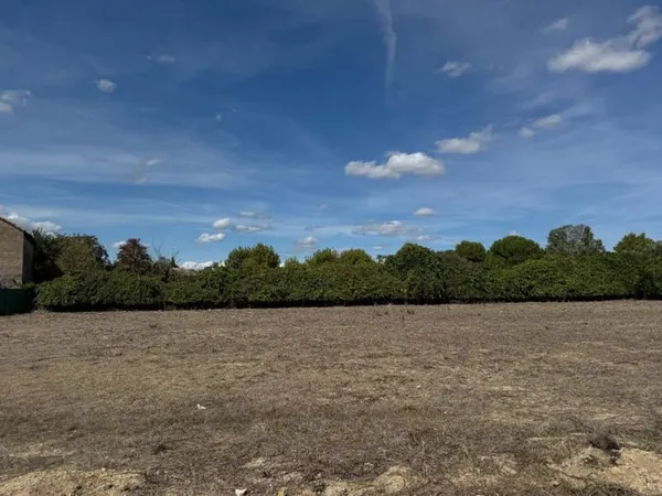 Terrain 212 m²