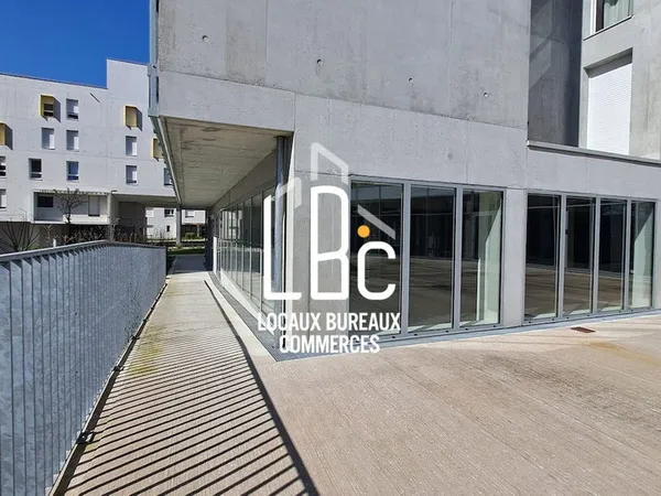 Nantes Université - À vendre local commercial 214,50 m²
