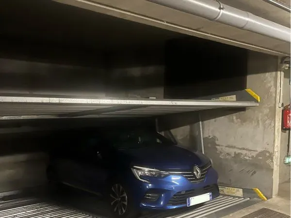 Loue parking 69003 Metro Saxe Gambetta
