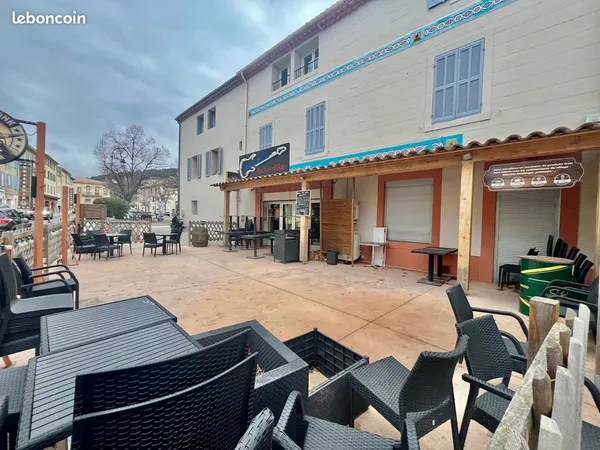 Murs de locaux commerciaux avec terrasse de 100m²