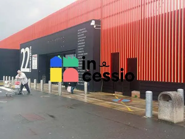 Local commercial 525 m²