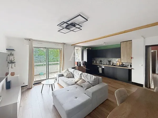 Pau, Appartement T4 ,3 chambres avec caves,garage