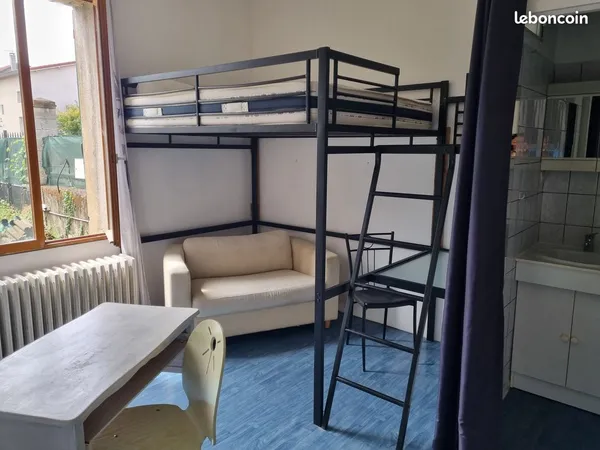 Chambre étudiant type studio