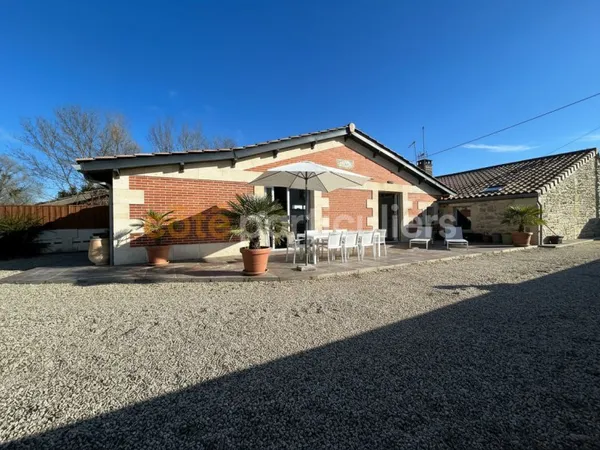 SAINT-VIVIEN-DE-MEDOC - MAISON 105 M2 - 3 CHAMBRES - GARAGE + CARPORT - TERRAIN 1675 M2.