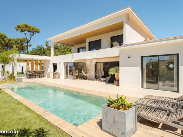 Maison 6 pièces 255 m²