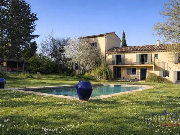 Maison 7 pièces 180 m²