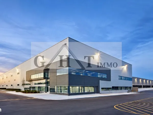 Local industriel 4 700 m²