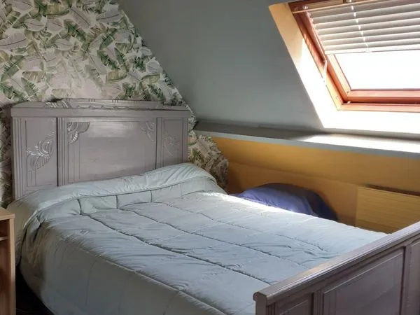GRANDE CHAMBRE meublée