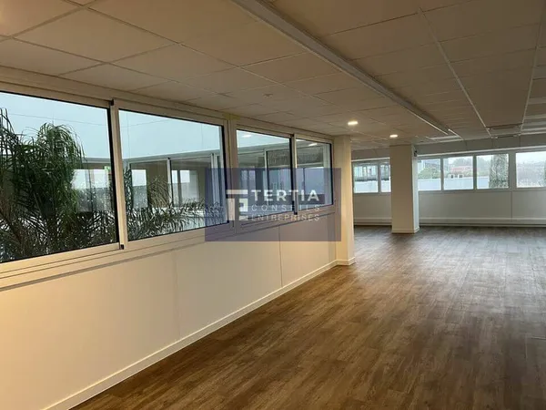 Bureaux 1070 m²