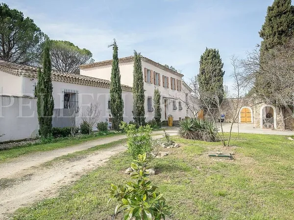 Maison 7 pièces 250 m²