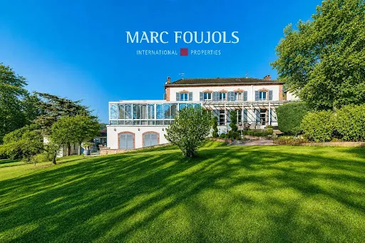 Maison 8 pièces 310 m²