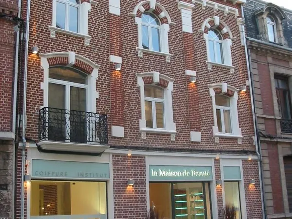 Local commercial 2 pièces 300 m²