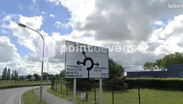 Local industriel 1 126 m²