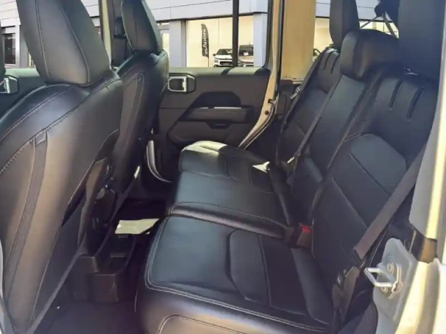 Jeep Wrangler unlimited 2.0 t 380ch 4xe overland command-trac my23 — photo 10