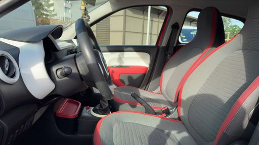 Renault Twingo 1.0 SCe 70 - Intens – 2014 – 116146 km – Essence – Boîte Manuelle — photo 13