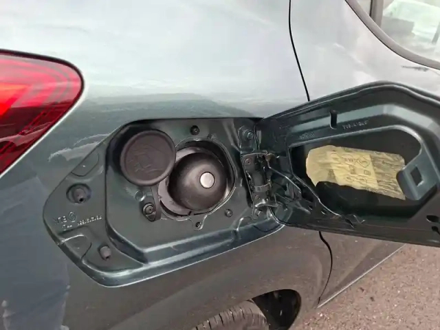 Dacia Sandero eco-g 100 gsr2 — photo 17