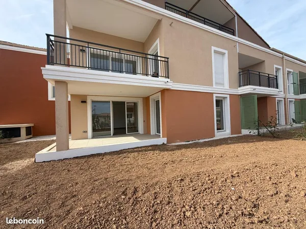Golfe de Saint-Tropez - Superbe appartement 3 pièces neuf avec terrasse, jardin privatif et piscine
