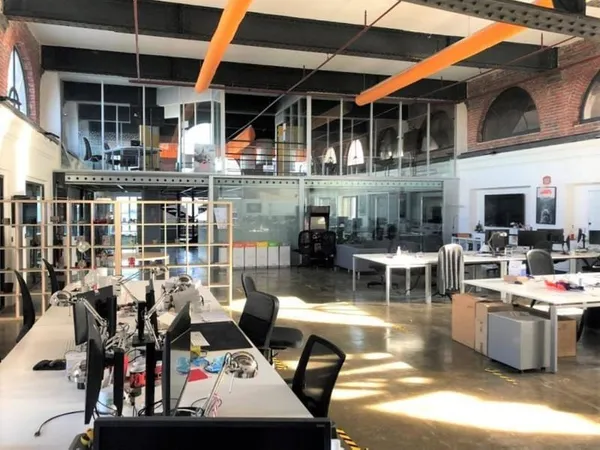 Bureaux 773 m²