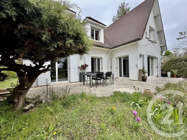 Maison 7 pièces 238 m²