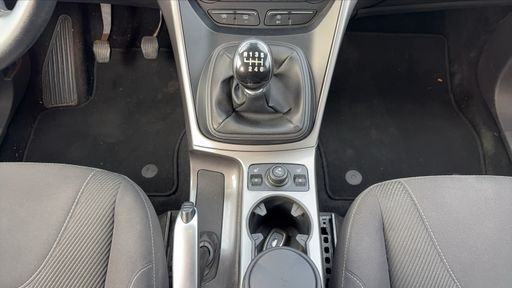 Ford Kuga 1.5 Ecoboost 150 - Titanium – 2016 – 136480 km – Essence – Boîte Manuelle — photo 18