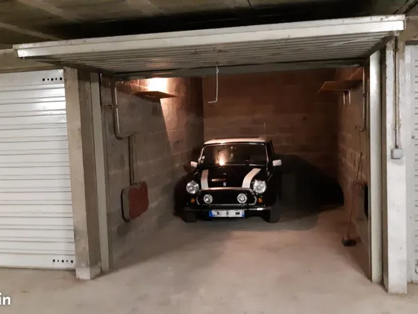 GARAGE sécurisé - Rue des Aravis - ANNECY