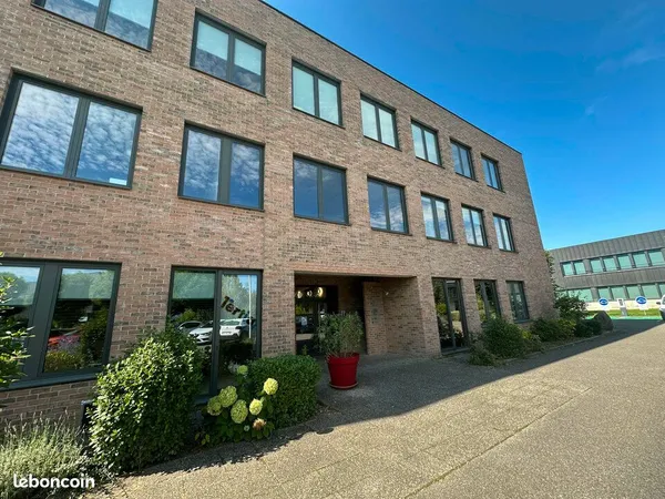 Bureaux 323 m²