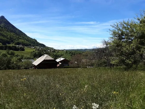 Terrain constructible 923 m²