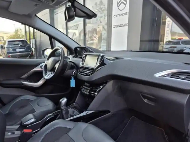 Peugeot 2008 1.2 puretech 110 s&amp;s crossway — photo 22