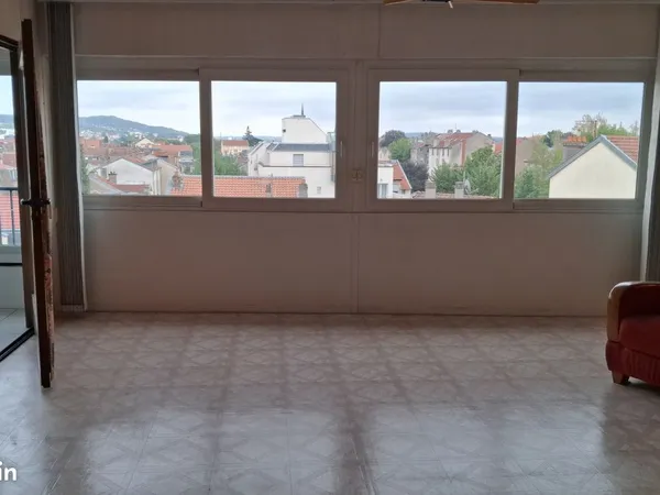 Nancy - T4 traversant de 94,52 m² avec parking couvert, cave et ascenseur