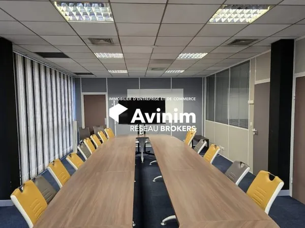 Bureaux 1385 m²