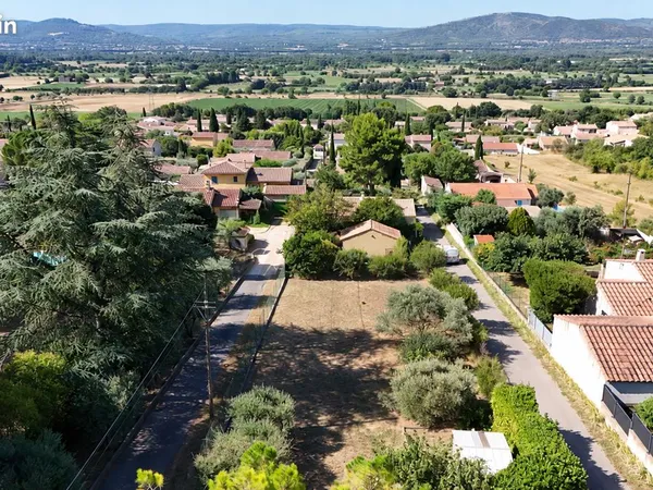 Terrain à bâtir viabilisé - 718 m² - Permis purgé - Villelaure