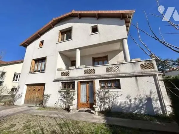 Vends villa - 256 m² - 10 pièces - Montrond-les-Bains 42210