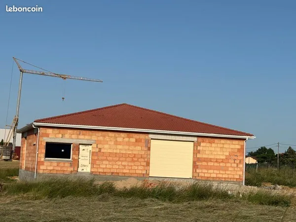 Local d’activité et entrepôt Location Perrex 1p 260m² 1400€