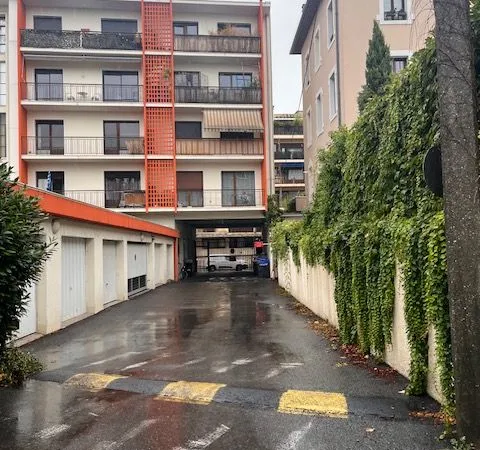 Location Garage Annecy
