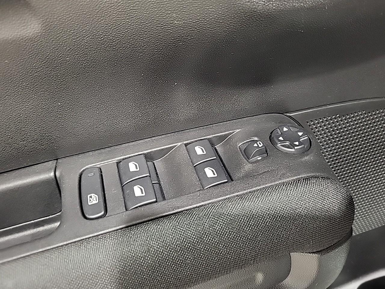 Citroën C3 Aircross puretech 130 s&s eat6 shine — photo 23