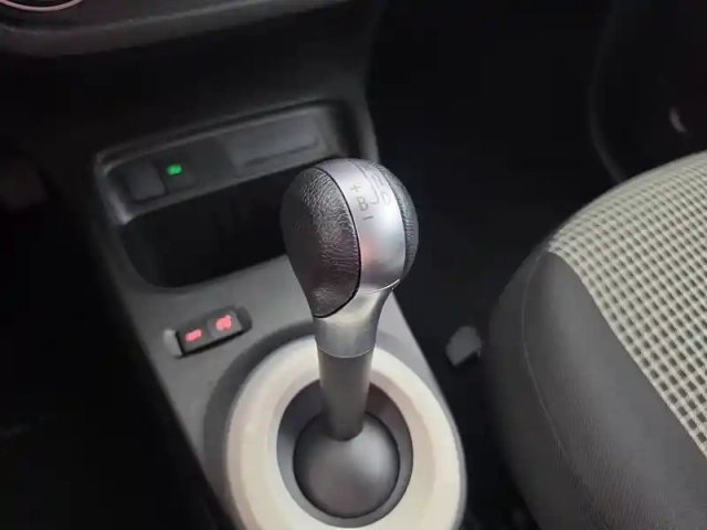 Renault Twingo iii e-tech — photo 284
