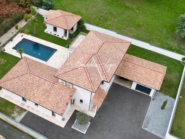 Propriété contemporaine de standing avec vue dominante sur la forêt - Sud Gironde