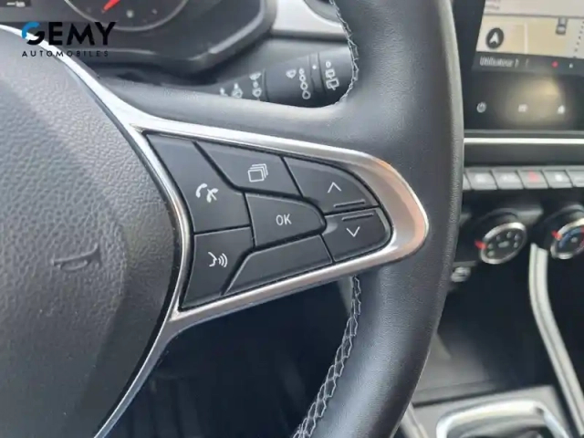 Renault Captur tce 90 — photo 16