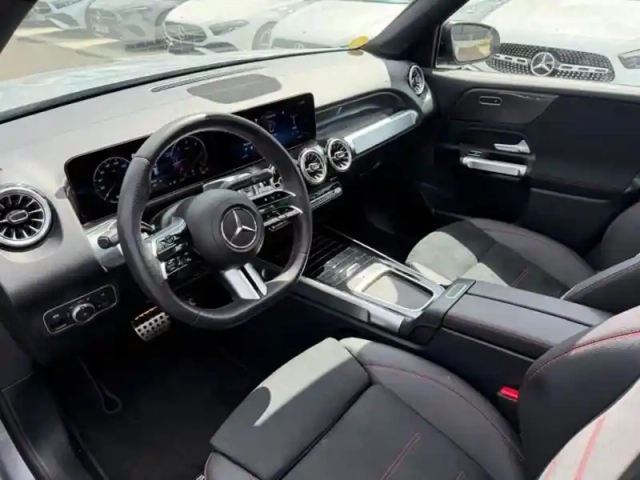 Mercedes Glb 200 d amg line — photo 32