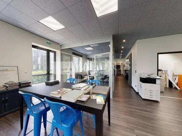 Bureau 167 m²