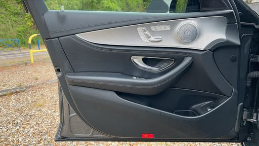 Mercedes Classe E 220 d 194  9G-Tronic - AMG Line – 2018 – 155900 km – Diesel – Boîte Automatique — photo 16