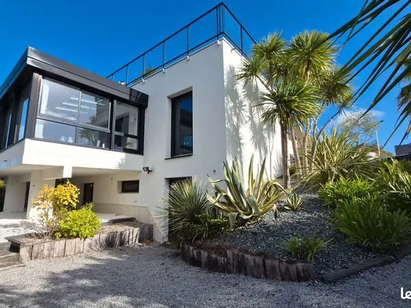 Maison 7 pièces 213 m²