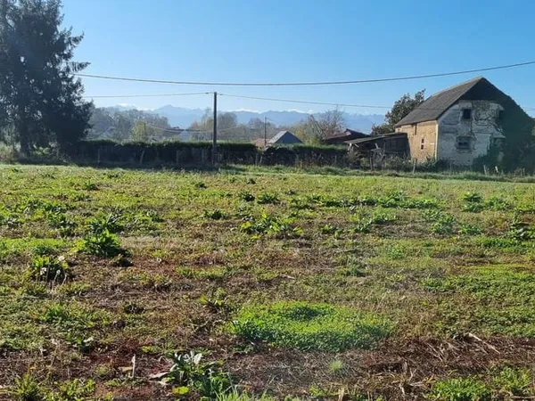 Terrain 1700 m²