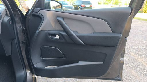 Citroen C4 Picasso 1.2 PureTech 130 - Feel – 2016 – 107119 km – Essence – Boîte Manuelle — photo 25